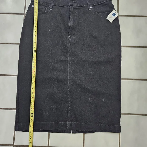 NWT GAP Black Denim Skirt size 31 - Picture 4 of 5